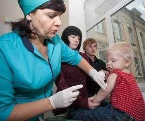 Минздрав: К концу октября в аптеках появится вакцина от гриппа