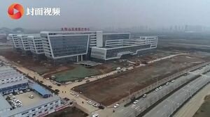 В Китае за 48 часов обустроили больницу для больных коронавирусом