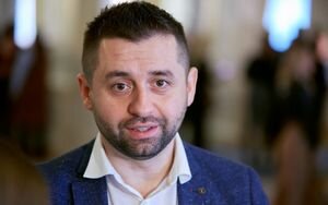 Арахамия заявил, что не знает, кто начал боевые действия на Донбассе 18 февраля