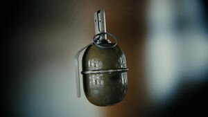В Харьковской области мужчина нашел гранату на своих воротах