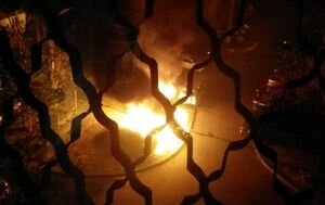 Прогремел мощный взрыв: в Одессе ночью сгорело три авто возле многоэтажки