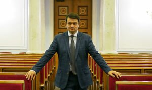 Разумков подписал указ о внеочередном заседании парламента