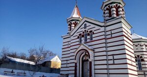 Иерей рассказал подробности ночного нападения на храм УПЦ в Черновицкой области