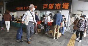 Японцы наглядно показали, как массово и быстро распространяется коронавирус в кафе: видео