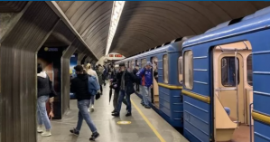 Київська підземка почала обмежувати вхід через зростання пасажиропотоку