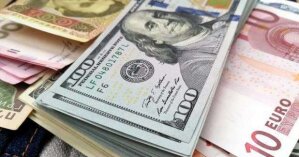 Долар по 26 грн, а євро - до 30 грн: як відкрився міжбанк в Україні 3 червня