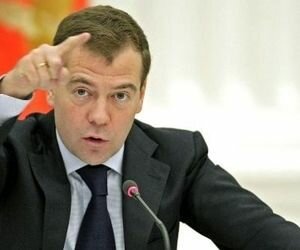 Медведев обвинил в падении отношений РФ и США ситуацию в Украине