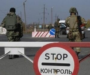 Пограничники КПВВ Марьинка обнаружили раненного боевиками местного жителя