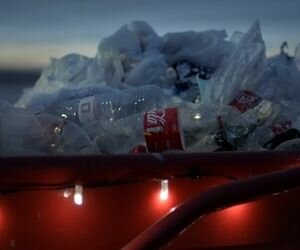Праздник уже рядом: Greenpeace сняла свою версию рождественской рекламы Coca-Cola