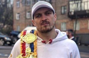 Александр Усик показал поклонникам свой очередной престижный трофей