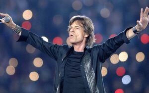 Фронтмен The Rolling Stones станцевал свой фирменный танец после операции на сердце