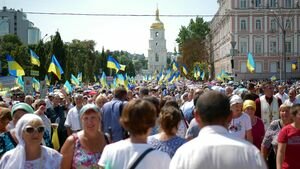 В центре Киева верующие начали готовиться к Крестному ходу