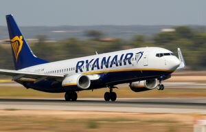 Ryanair начнет перевозить украинских туристов в Афины и Барселону