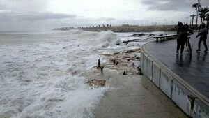 Бушует ветер и большие волны: в Испании появились первые жертвы шторма 