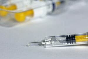 Еврокомиссия договорилась закупить вакцину от COVID-19 у еще одного производителя