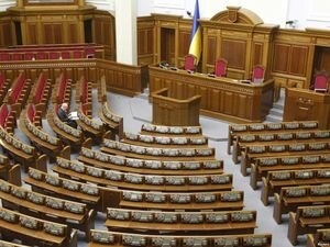 В парламент подали 12 постановлений об отмене закона о рынке земли