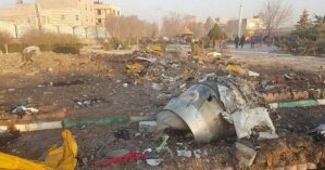 Глава комиссии по расследованию крушения рейса МАУ в Иране заявил, что жители уносили на металлолом части самолета