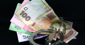 В Киеве находившиеся в розыски мошенницы обокрали пенсионерку почти на 50 тыс. грн