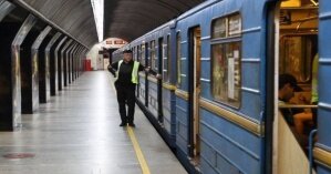 Без измерения температуры, но со средствами защиты: как будут пускать пассажиров в киевскую подземку