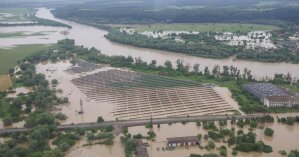 В ГСЧС рассказали, сколько населенных пунктов на западе до сих затоплены