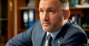 Кузьмин: Прикрываясь красивыми словами и патриотическими лозунгами, власть продолжит войну на Донбассе в угоду западным хозяевам