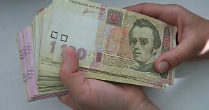 В Киеве поймали с поличным мошенников, которые выманивали деньги у пенсионеров (видео)
