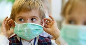 В ВОЗ рассказали, как дети должны носить защитные маски во время пандемии COVID-19