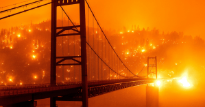 Пожары в Калифорнии: местами катастрофы пронесся огненный смерч (видео)
