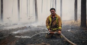 Пожары в Луганской области: спасатели сбросили почти 240 тонн воды и ликвидировали огонь на восьми очагах из десяти (фото, видео)