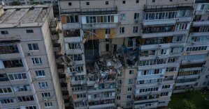 Взрыв на Позняках: копы нашли оружие и гранаты в одной из квартир