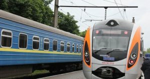 Шумели и бегали голыми: с поезда Львов-Киев сняли двух пьяных девушек