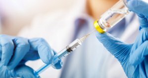 Власти Парижа планируют начать вакцинацию людей от коронавируса уже в январе