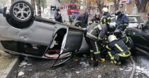 В Одессе водитель Subaru нарушил правила и устроил масштабное ДТП
