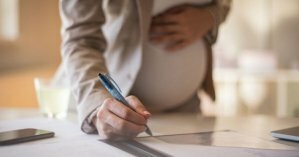 Взять письменное согласие и отправить трудиться беременных. Нардепы издеваются над сферой труда