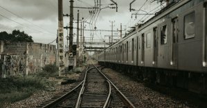 В Одесской области мужчина перебегал ж/д пути и погиб под колесами поезда