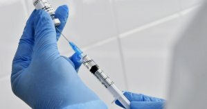 В Минздраве анонсировали переговоры с индийским производителем вакцин от коронавируса
