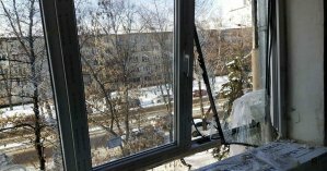 В киевской многоэтажке взорвался газ: ударная волна выбила окна в квартире (фото)